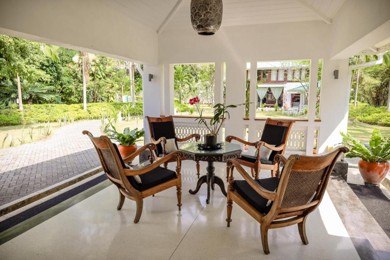 The Flame Tree Estate & Hotel Kandy Bagian luar foto
