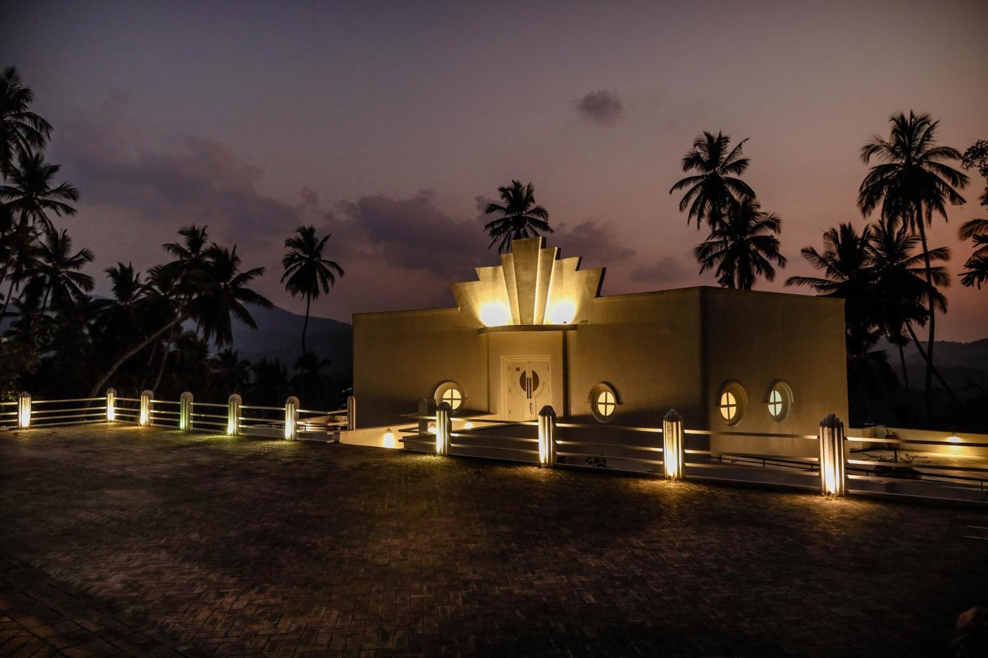 The Flame Tree Estate & Hotel Kandy Ruang foto