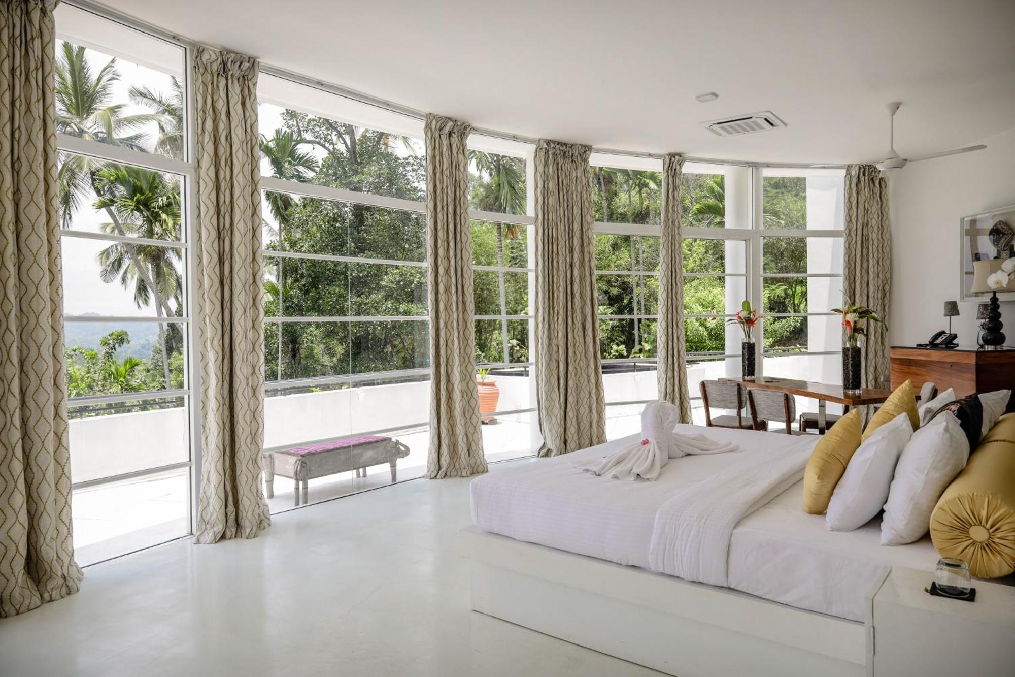 The Flame Tree Estate & Hotel Kandy Ruang foto