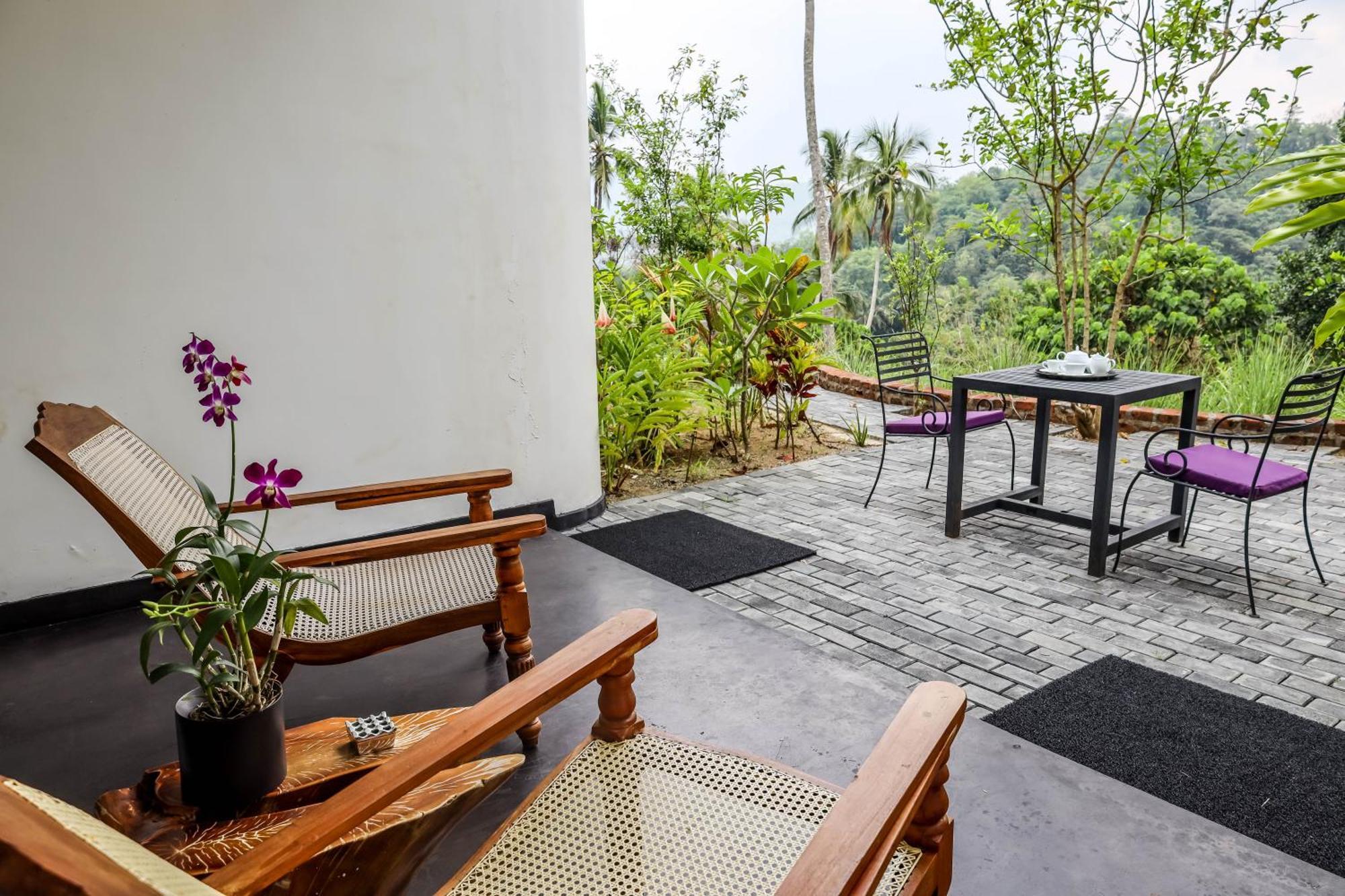 The Flame Tree Estate & Hotel Kandy Ruang foto